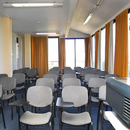 Palmyra 4* Atény